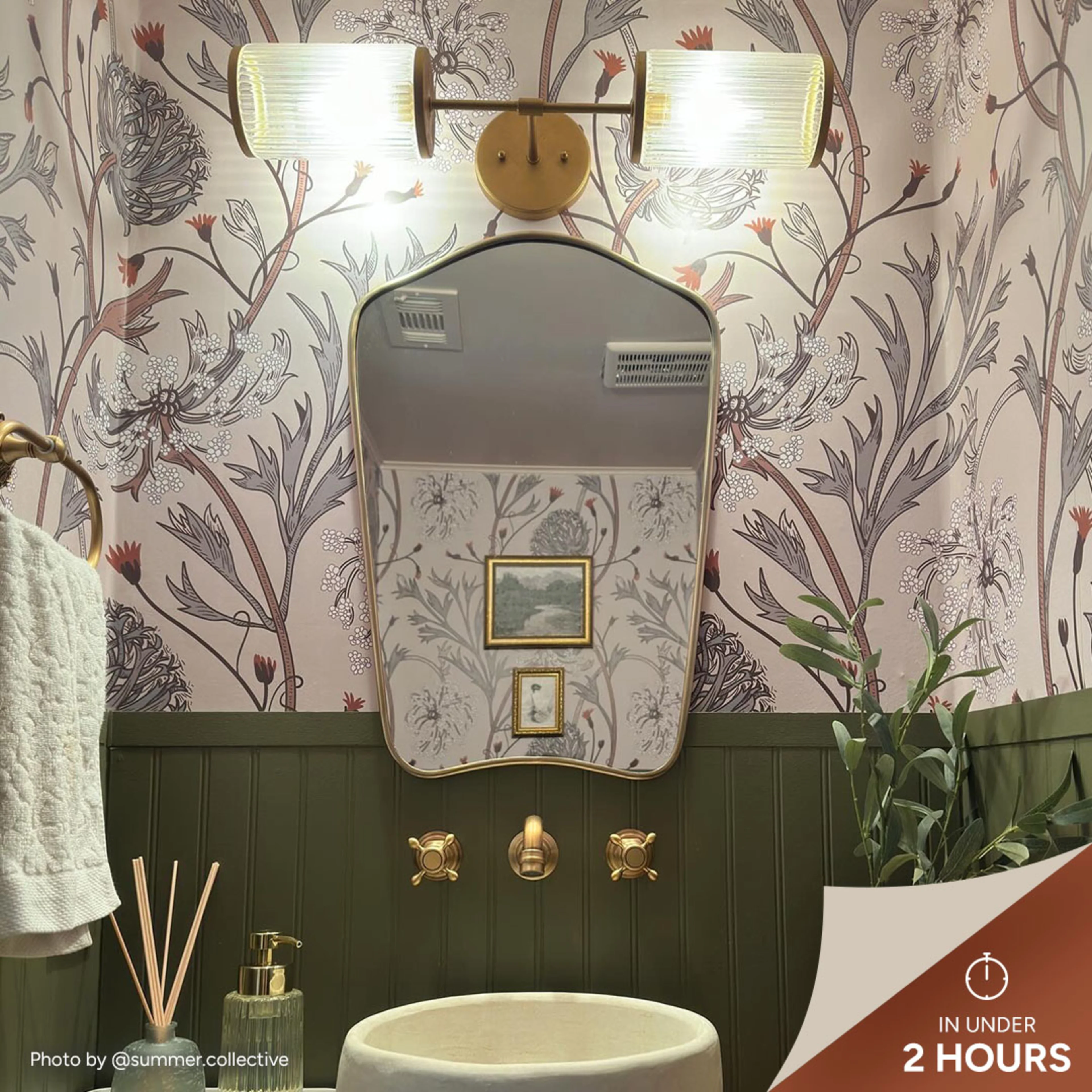 Bathrooom with botanical wallpaper